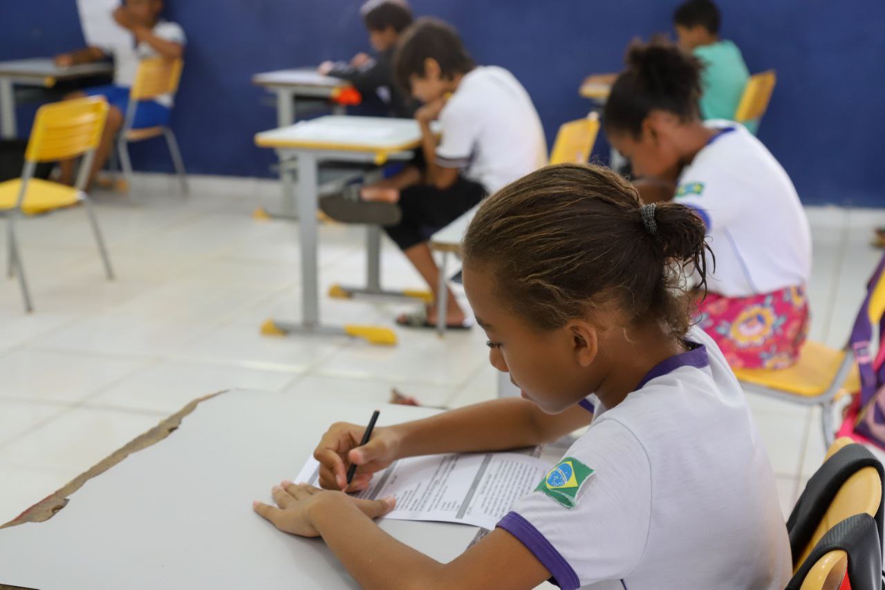 Estudantes participam de exame do Sistema de Avaliação da Educação de  Oeiras - GP1